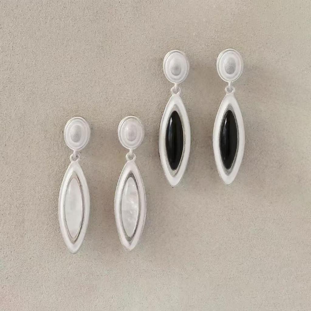 Celebrity Style Oval Shell Slice Dangle Earrings - Elegant and Versatile Fashion Jewelry