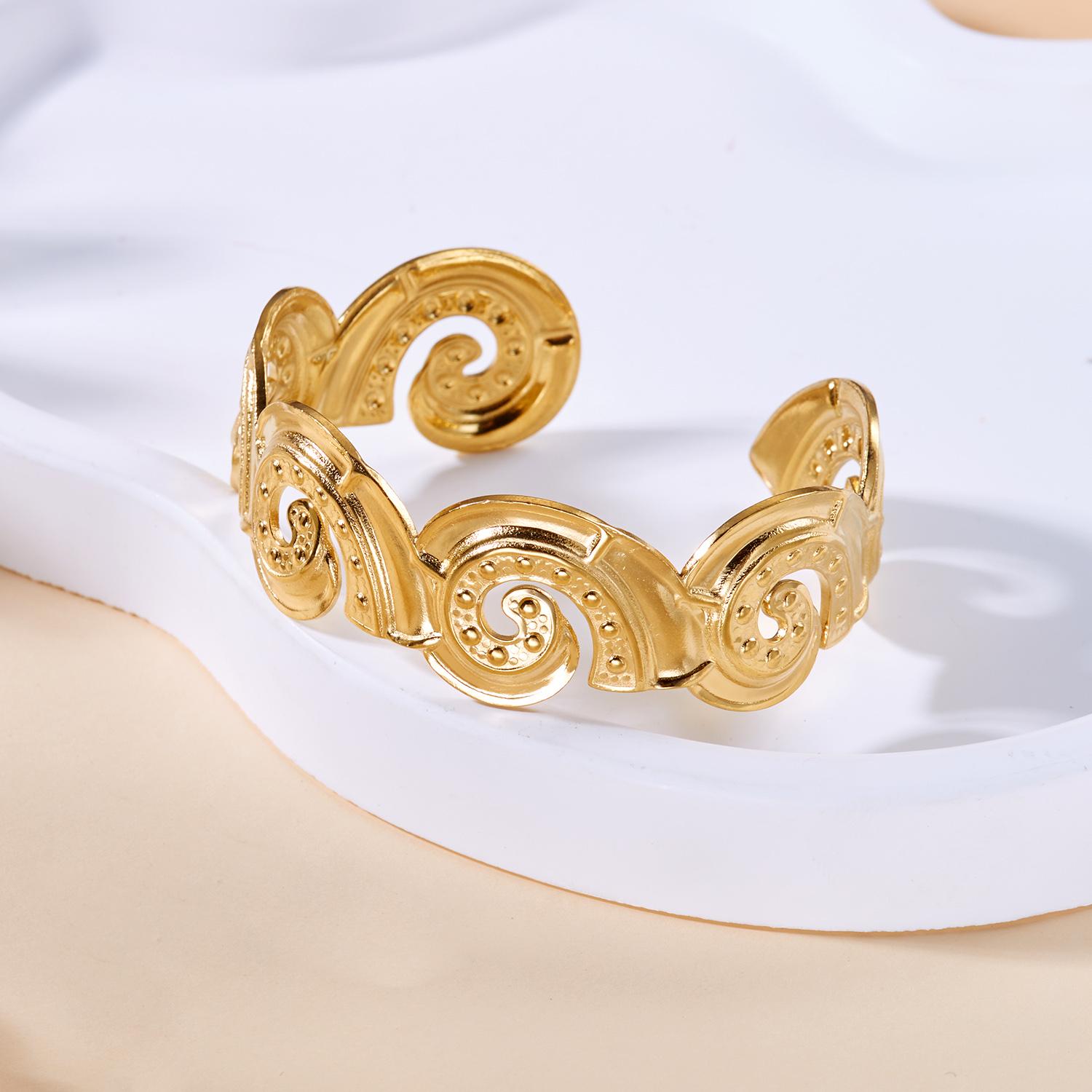 

Vintage Spiral Stainless Steel Cuff Bracelet for Women Conch Gold Plated Open Bangle Summer Festival Jewelry Gift