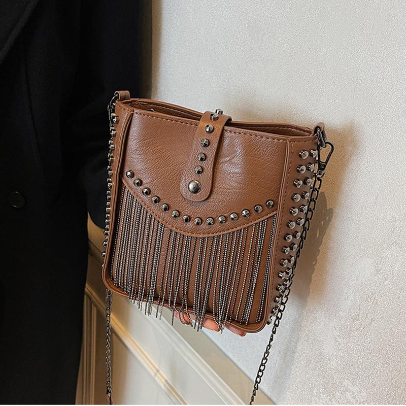 Mini Punk Style Crossbody Bags Women Rivets and Tassels Retro Bags Small Messenger Bags Fashion Vintage Packages CLE