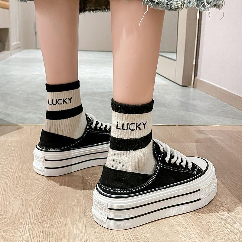 Platformowe buty płócienne damskie wiosna i jesień nowe wersja koreańska wszechstronne oddychające zwiększające wysokość buty na platformie muffin płaskie dwa i pół sli