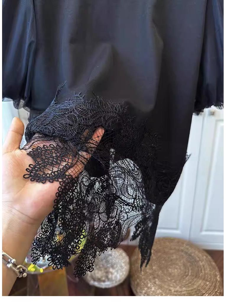 Chic Plus Size Puff Sleeve T-shirt with French Lace & Irregular Hem