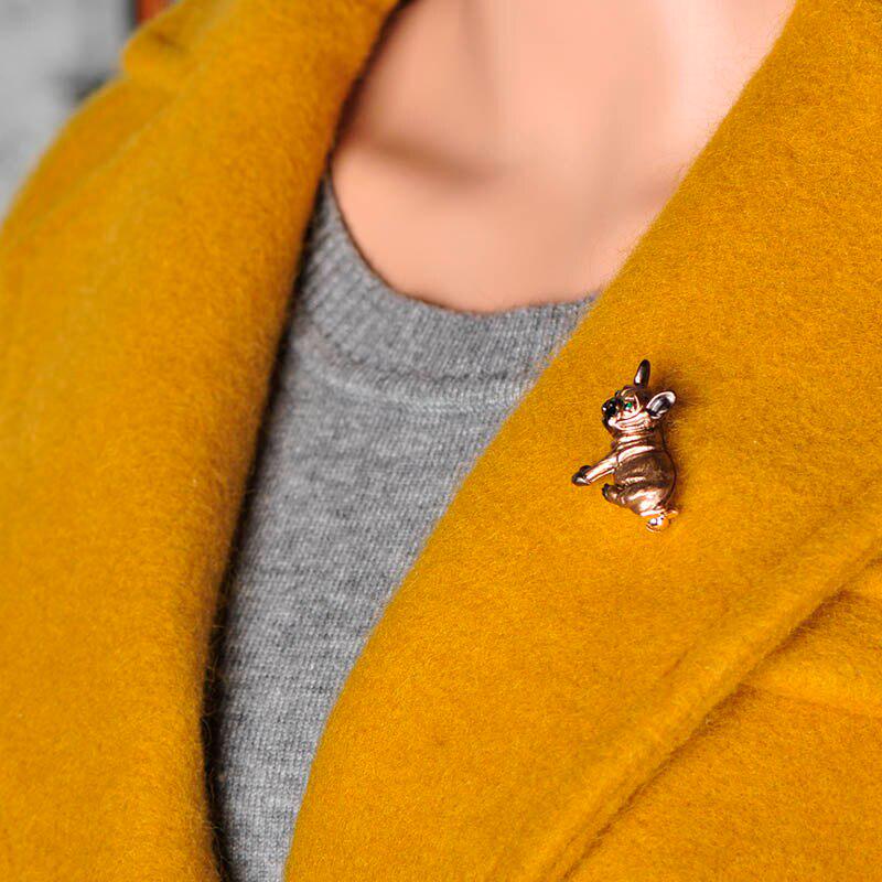 Blucome Cute Pug Dog Brooches Green Eyes Animal Corsage Pins Kids Girls Shirt Coat Clips Brooches Clothes Accessories Jewelry