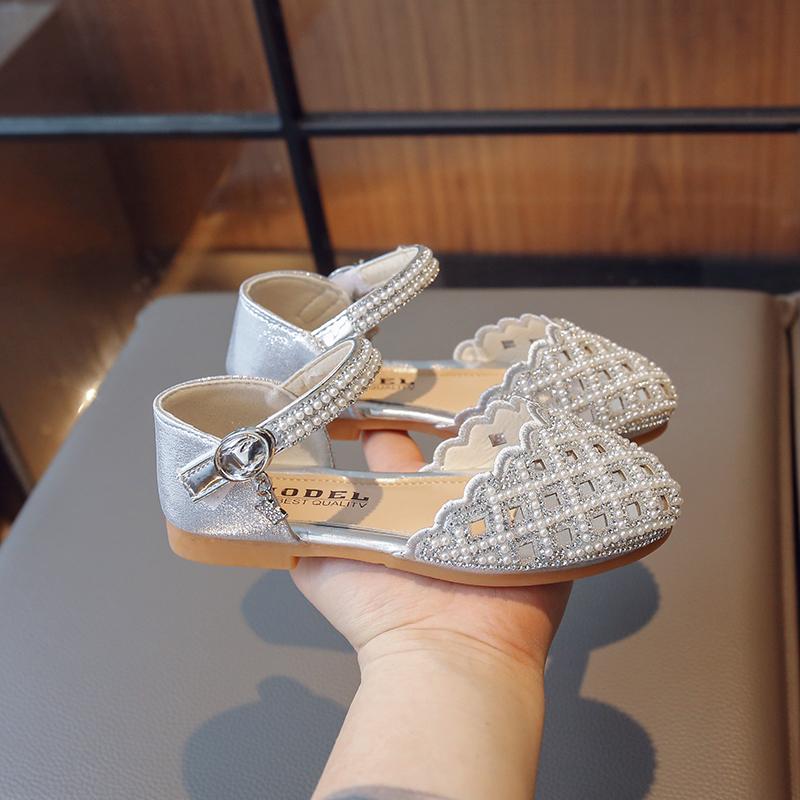 Girls Half Sandals Kids Hollow Rhinestones Shoes for Party Wedding Summer Spring Children Covered Toes Princess Shoes Chic 2025