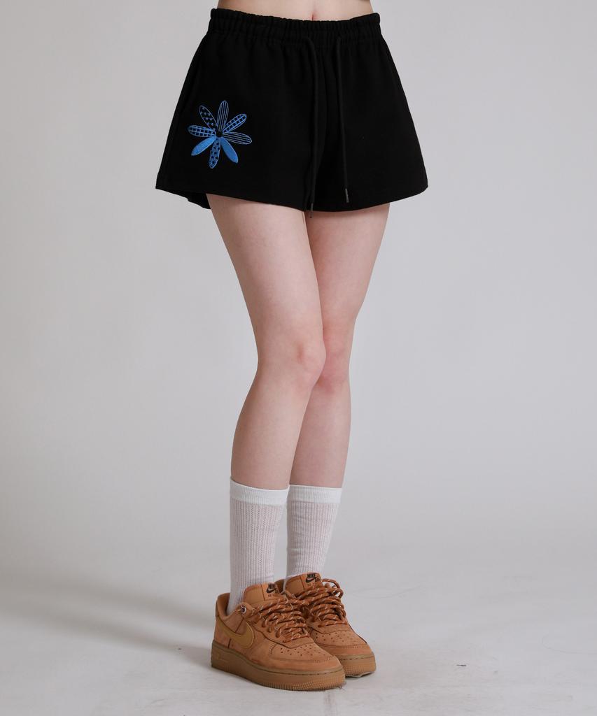 LIKE THE MOST Part 3 Starflower Embroidered Training Pants_Black