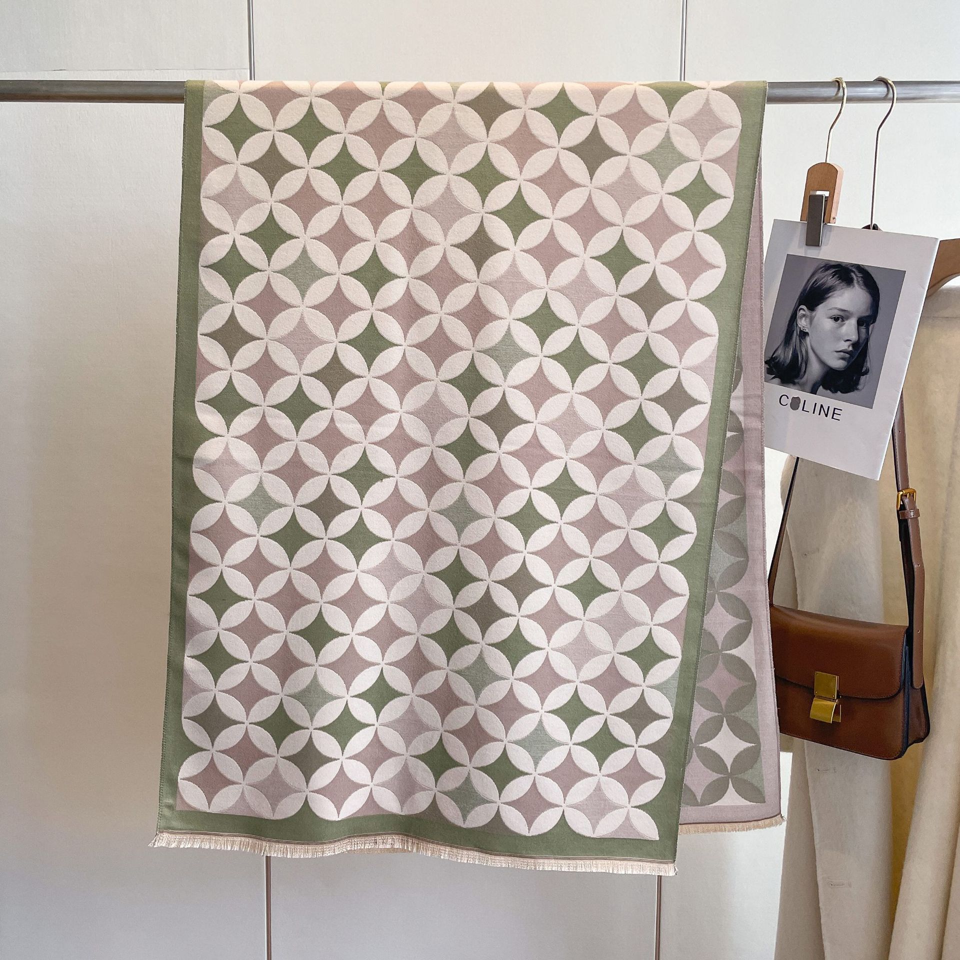 

Классический шарф из имитации кашемира с ромбовидным узором в клетку, женский, корейская версия, универсальный, студенческий, утолщенный, для теплой носки в помещении с кондиционером 180*65cm зелёный