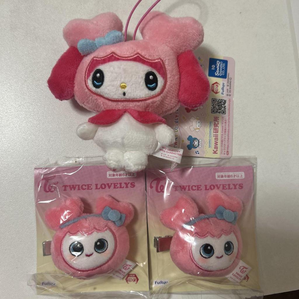 [USED] TWICE LOVERYS Sanrio Mascot Hairpin Momo My Melody