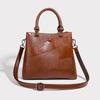 Guangzhou women's bucket bag 2026 new fashion versatile large-capacity commuter bag niche single-shoulder crossbody tote bag