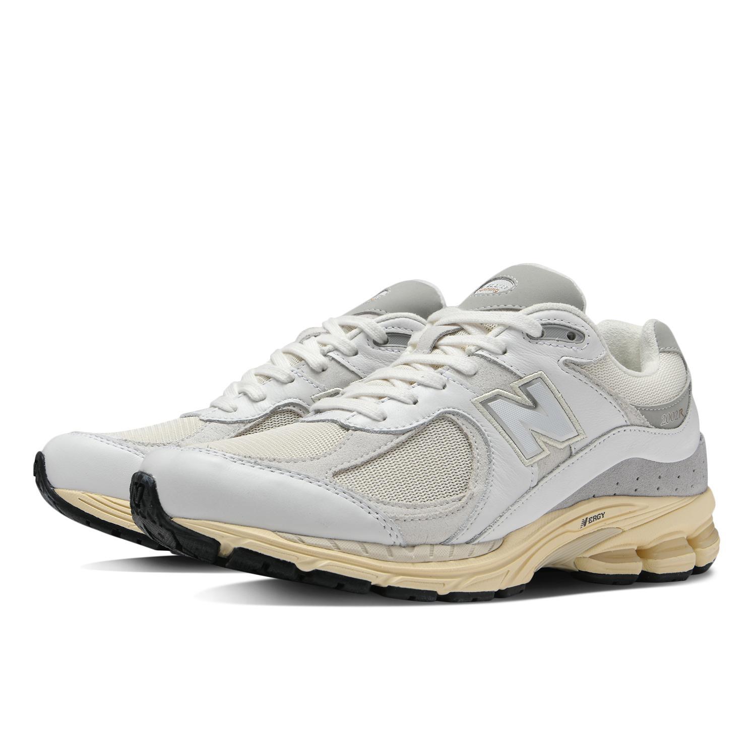 M2002RIA New Balance 2002R Vintage White (Men s) 6