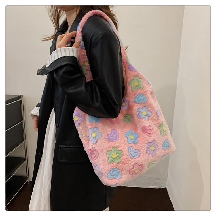 Soft Plush Large Capacity Shoulder Tote Bag for Women Fashion Minimalist Daily Handbag CLE