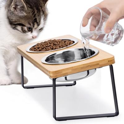 Gamelles Surélevées pour Chat Distributeur d'Aliments pour Animaux 15° Inclinées Gamelles Surélevées pour Chat avec Support en Bois 2 Bols en Acier Inoxydable pour Chats et Chiots