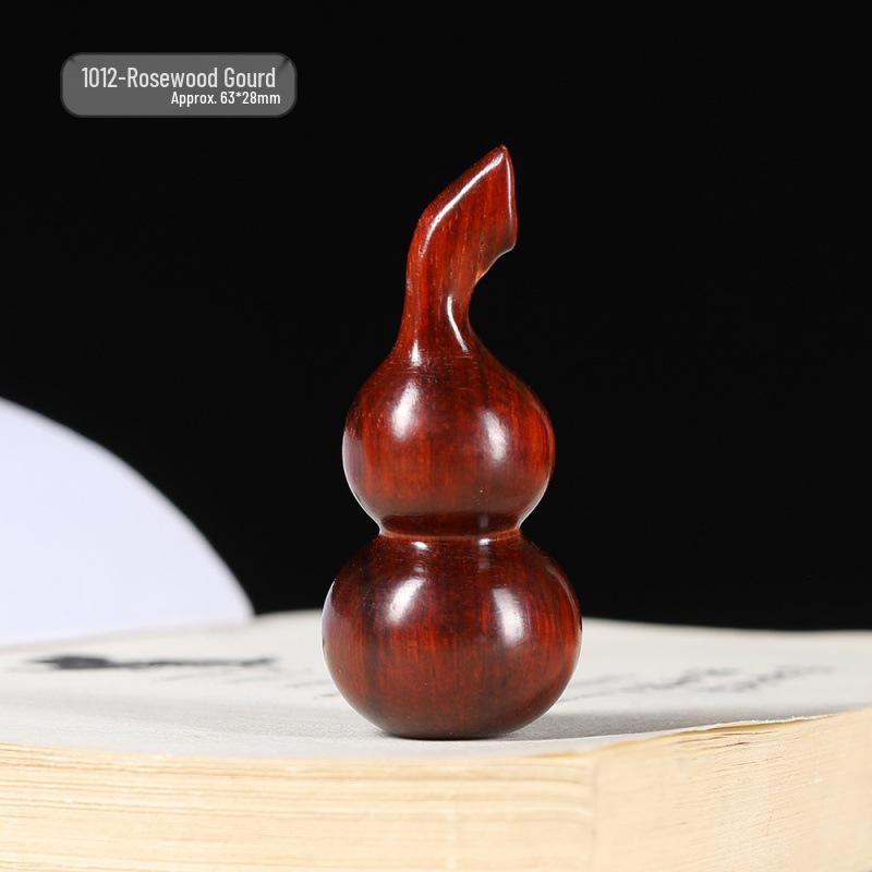 Резной кулон-тыква из палисандра: Украшение Удача и Процветание