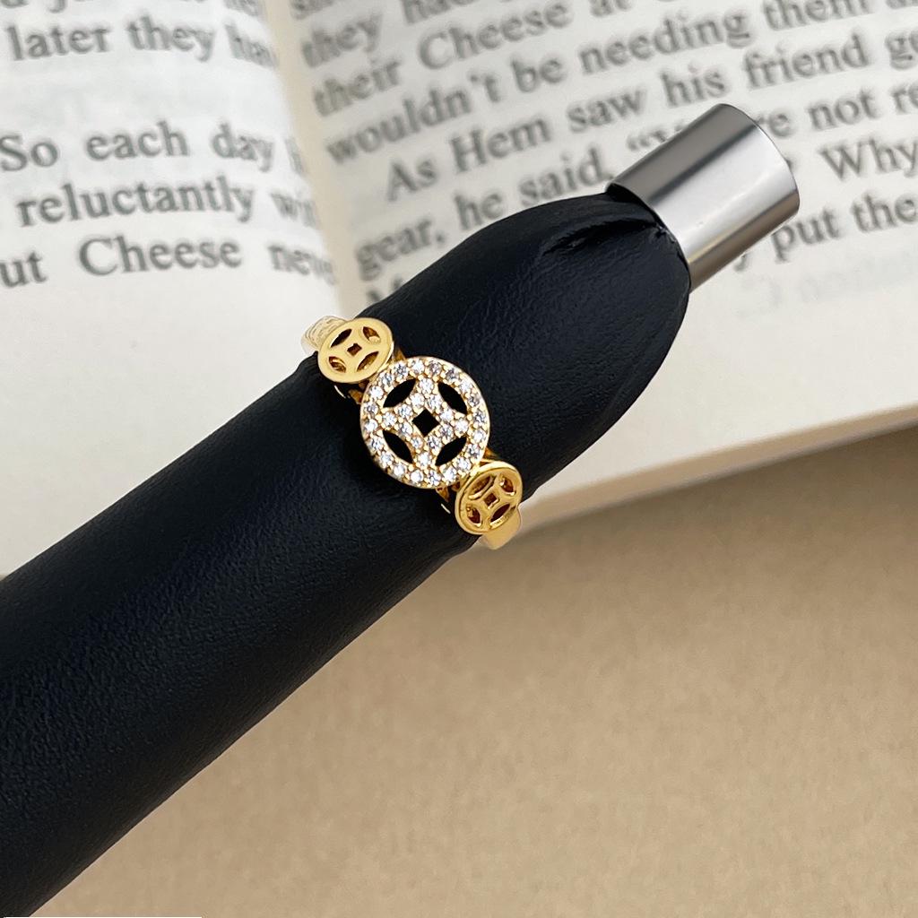 Women's Vintage Retro Drip Glaze Copper Coin Open Ring: High-End Light Luxury Hollow Design for Personality and Style.