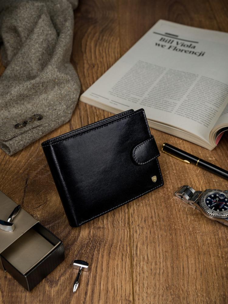 Classic men's leather wallet with RFID closure - Rovicky