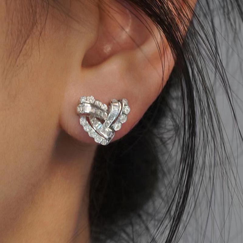 

Изящные серьги-пусеты серебристого цвета, модные женские украшения для помолвки, шикарные яркие аксессуары с кубическим цирконием для свадьбы