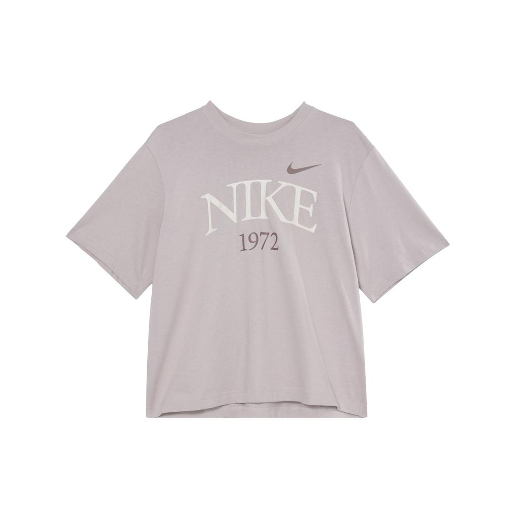 Nike Sportswear Classics Alphanumeric Print Short Sleeve Crew Neck T-Shirt With Dropped Shoulders Women Tops Grey Purple FQ6601-019