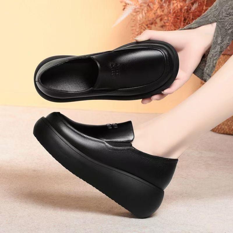 Round head platform loafers women's spring new retro muffin shoes soft leather not tired feet comfortable mother deep mouth shoes