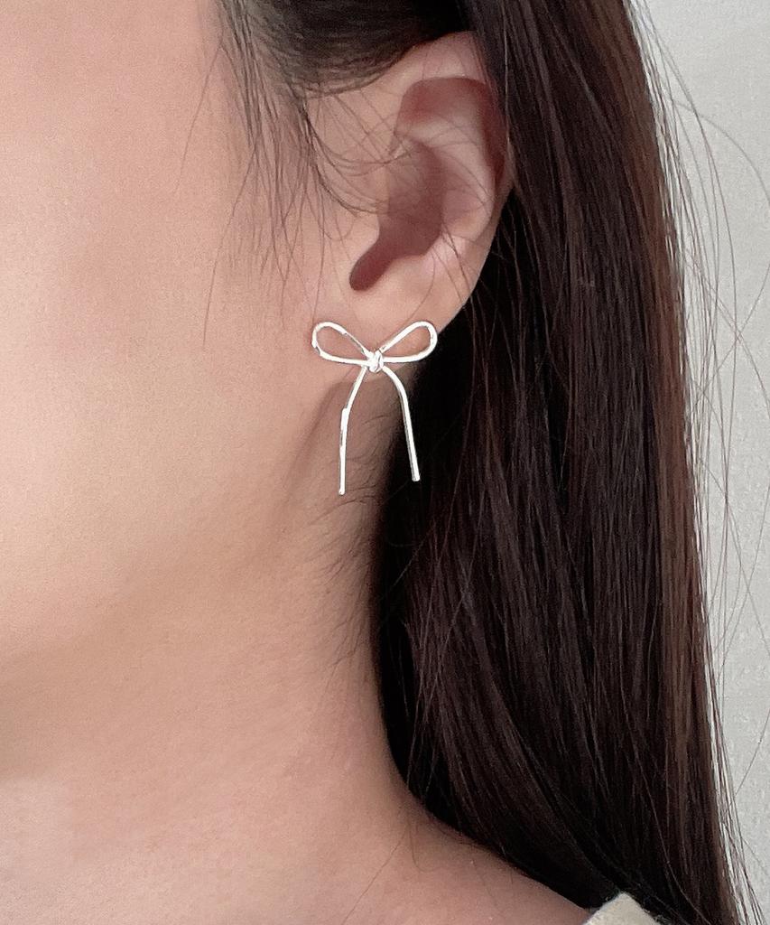 Elyona Bow Ribbon Earrings (Silver)