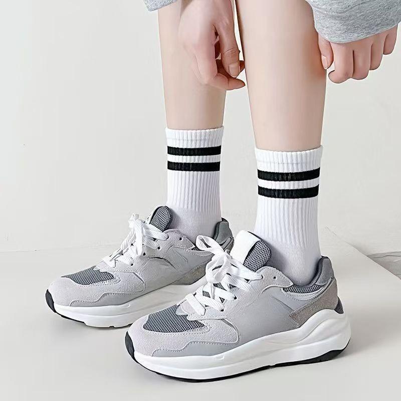 Ladies Spring and Autumn Leisure All Build Sports College Wind Tube Cotton Socks