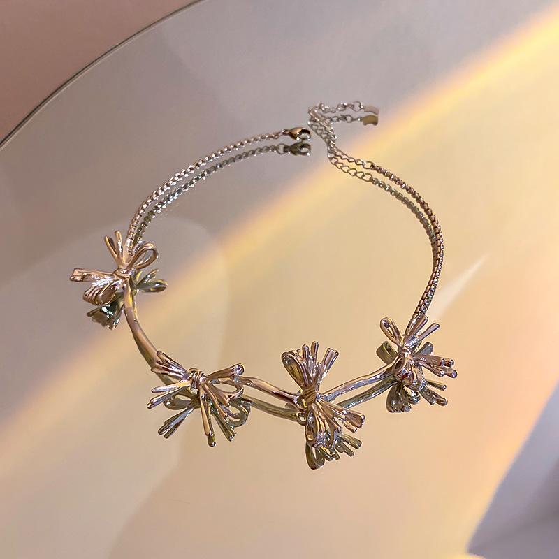 Bow necklace women's niche simple fashion versatile collarbone chain aesthetic temperament design cold wind neck chain