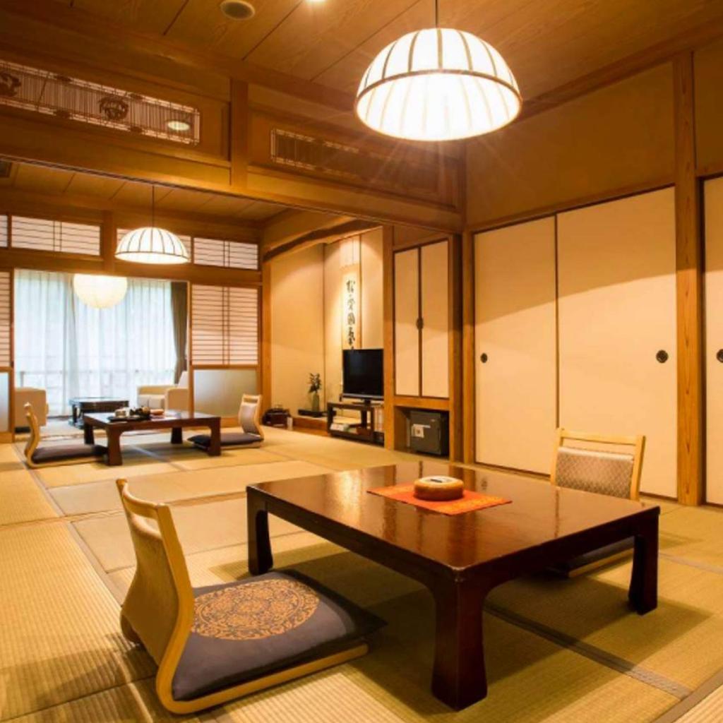 LVWIT LED Bulbs, E26 Base, 6W Filament Bulbs, 60W Equivalent, 2700K Warm White, A60, 806LM, Clear Type, Retro Light Bulbs, PSE Certified,