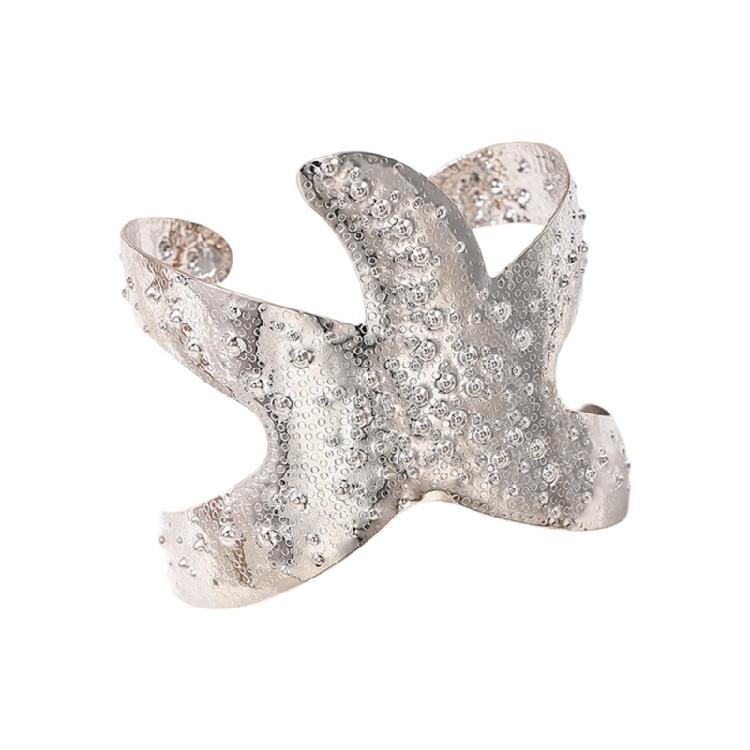 Multipurpose Gold Tone Starfish Bracelet for Trendy Women Offering Adjustable Fit and Sturdy Alloy Construction