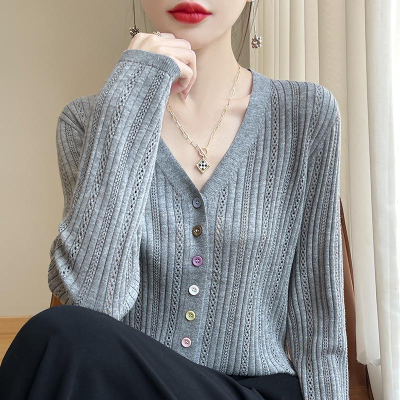 

Приталенный кардиган из ажурного трикотажа с V-образным вырезом – Женская мода весна/лето Large for 55-65 kg серый