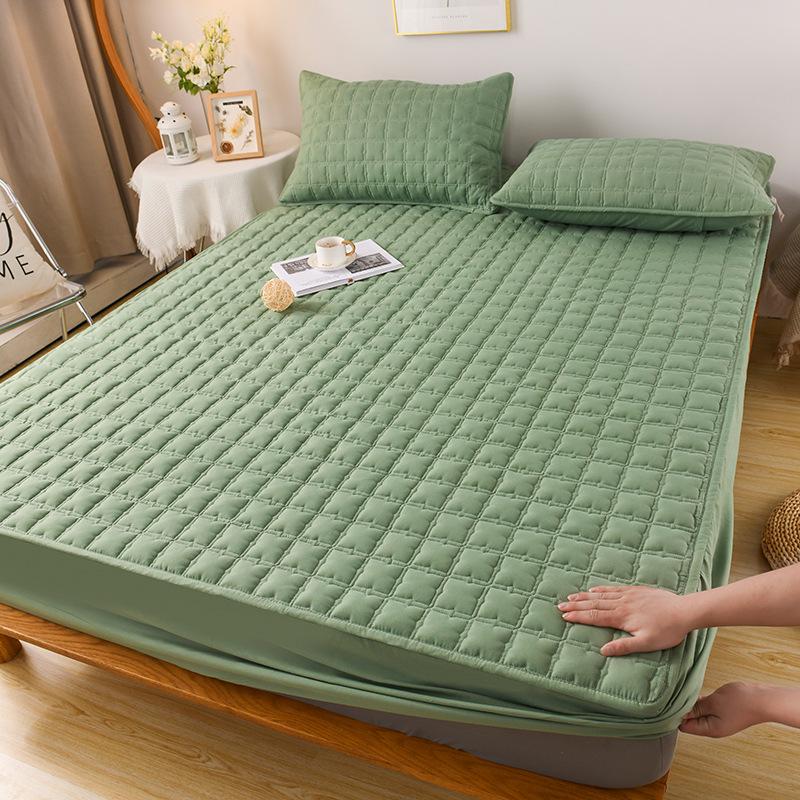 Waterproof & Breathable Quilted Mattress Protector - Urine-Proof Fitted Bedspread