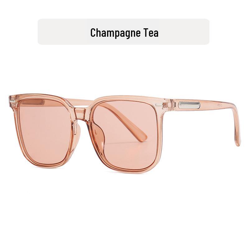 Trendy Brown Rivet Sunglasses - Large Frame, Small Face Effect for Beach Vacations