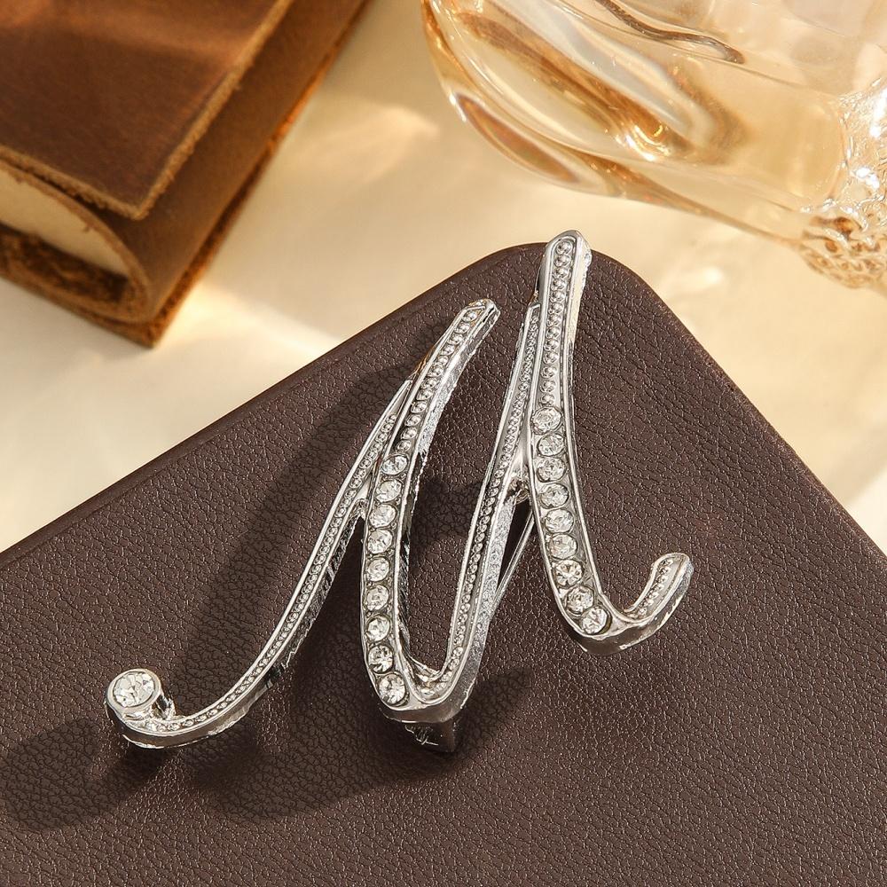 Spilla di Diamanti con 26 Lettere Inglesi Spilla Corsage in Metallo con Strass da Donna per Abbigliamento Zaino Sciarpa e Accessori Spille