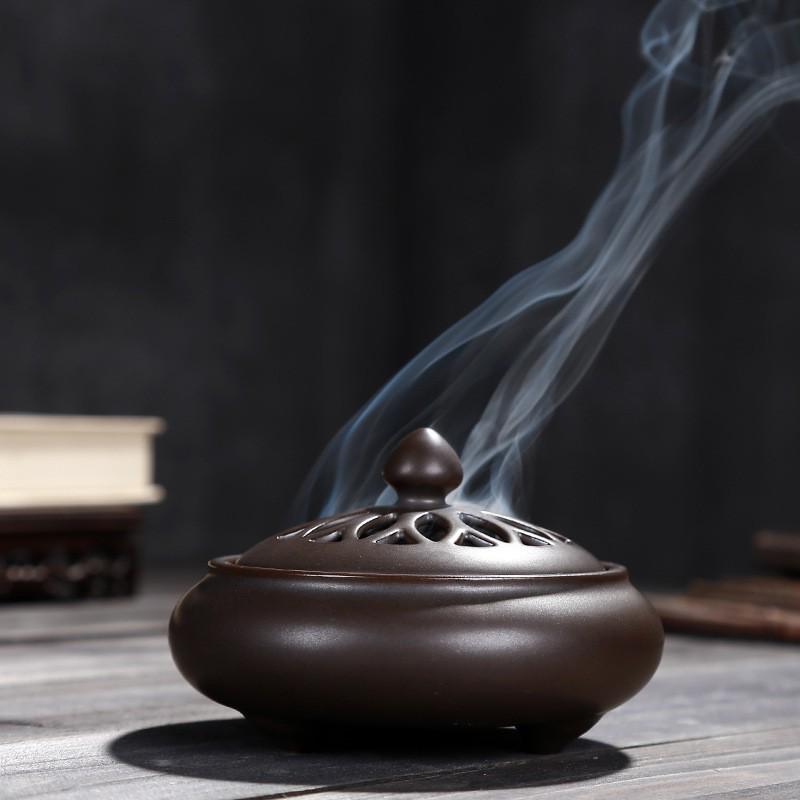 Small Antique Ceramic Incense Burner for Indoor Aromatherapy and Tea Ceremony