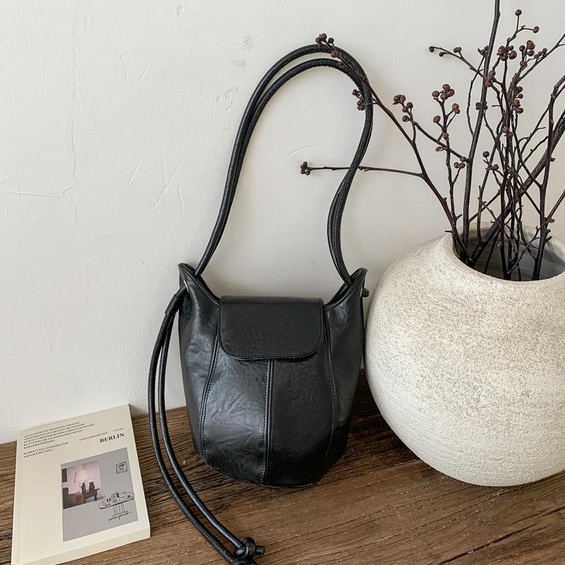 Bucket Bag with Pumpkin Pattern - High-end and Niche Design, Single Shoulder with Underarm Strap Accessory Bag
