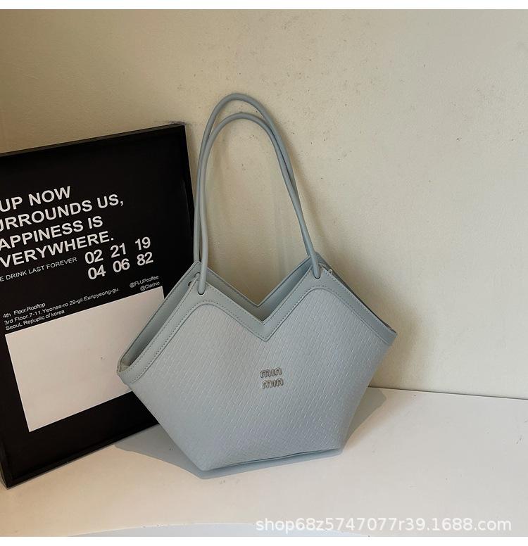 

Explosive high-end women s bag, new versatile fashion, simple and high-end atmospheric shoulder bag, star temperament handbag синий