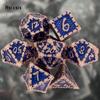 7 Stück blaue goldene Fischschuppen-Metallwürfel aus massivem Metall, polyedrisches Würfelset, geeignet für Rollenspiele, RPG-Brettspiele, Kartenspiele