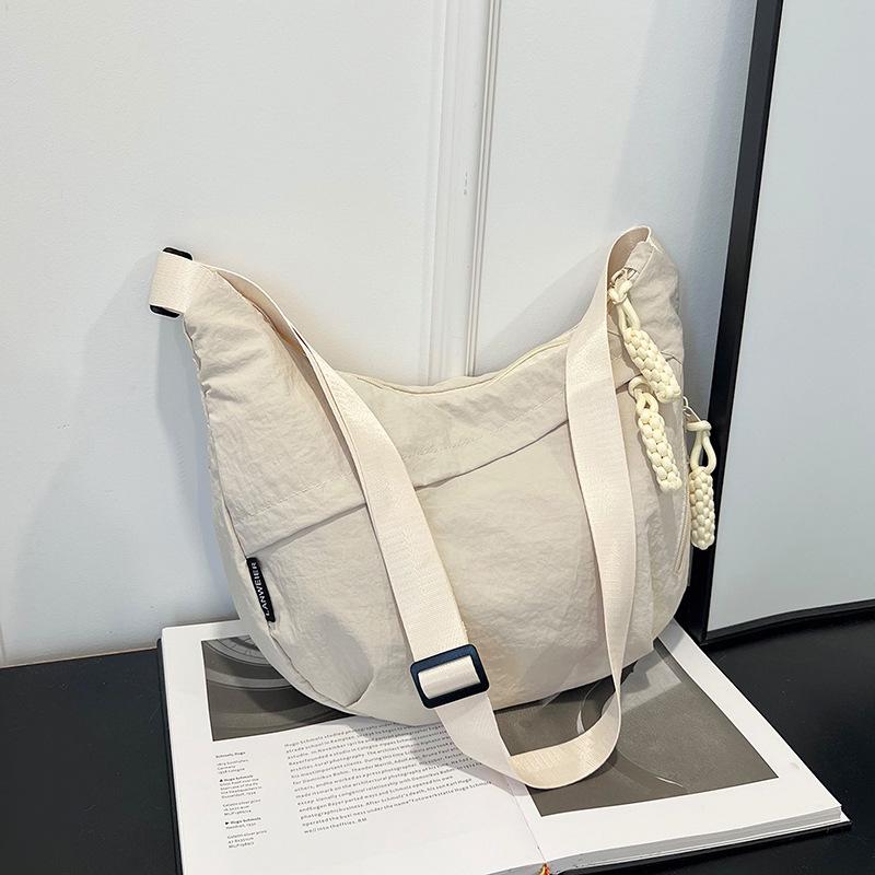 Lightweight Nylon Crossbody Bag: Trendy Large-Capacity Dumpling Design for Women
