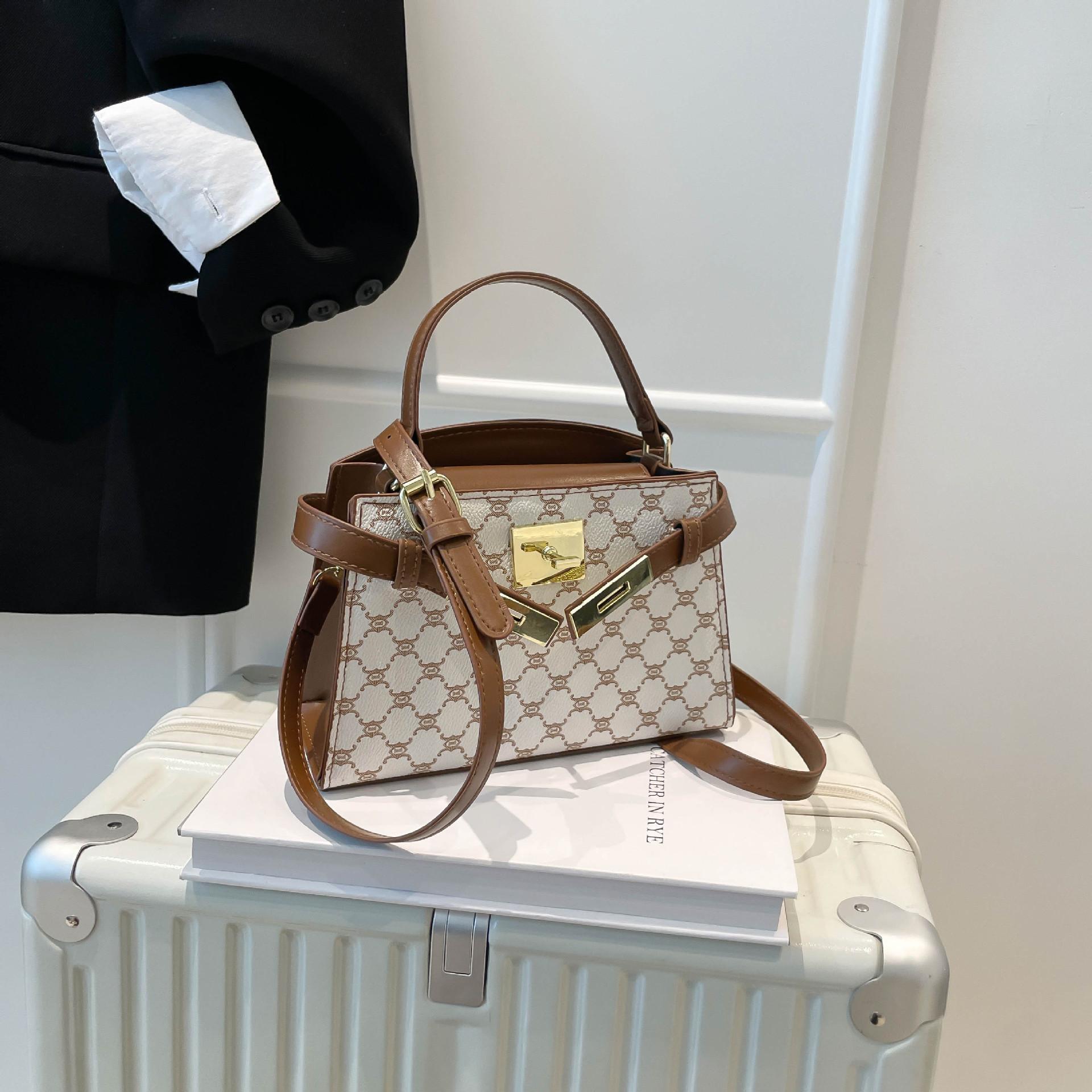 Сумка женская маленькая квадратная портативная премиум-класса 2025 осень новая легкая роскошная клетчатая сумка на плечо сумка-мессенджер для поездок на работу