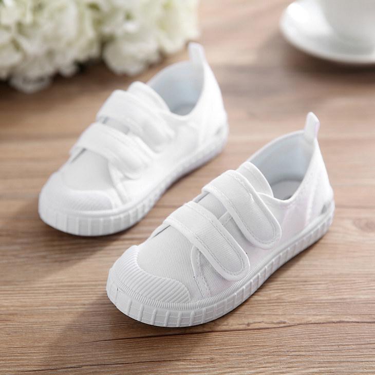 Children's indoor white shoes men's and women's same non-slip soft-soled canvas shoes, kindergarten outer wear classmates Velcro