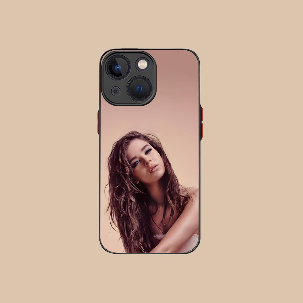 Hailee Steinfeld Silicone Mobile Phone Case for iPhone 17 16 15 14 13 12 11 X XR XS 8 7 Air Pro Max Plus Mini Colorful Cover