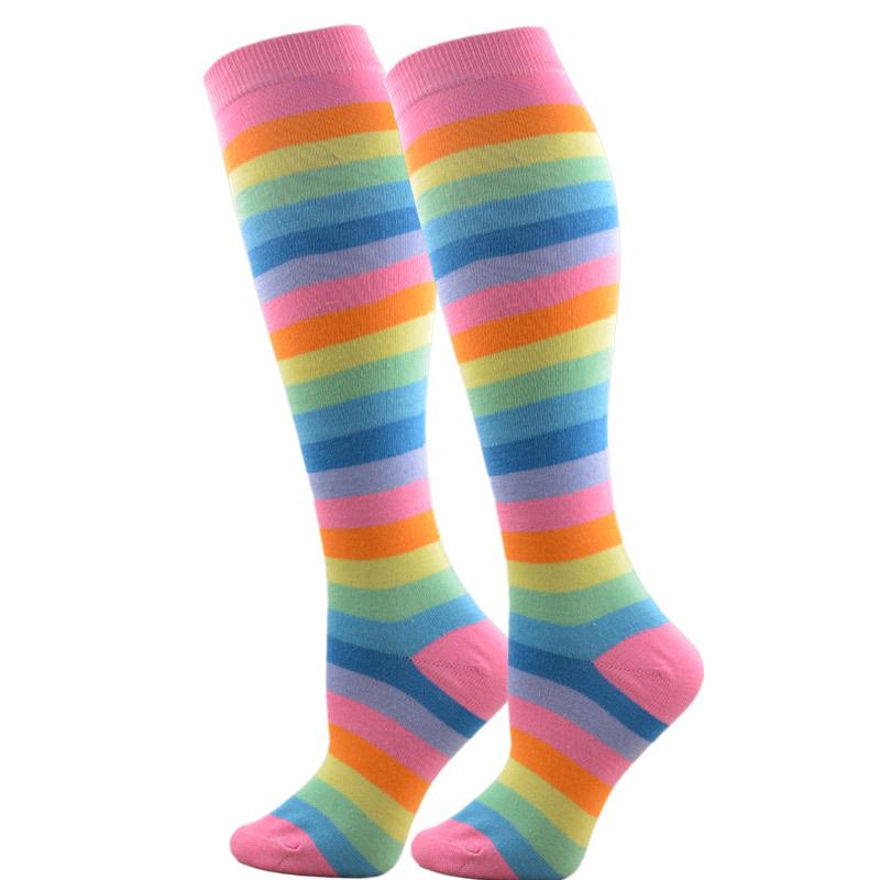 Chaussettes longues en coton à rayures arc-en-ciel pour femmes, chaussettes colorées à la mode, bas hauts de cuisse, skateboard pour filles hip hop, au-dessus du genou