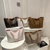 Light Luxury Temperament and Personalized Commuting Hand Tote Bag New Beautiful Niche Design Trendy One-shoulder Armpit Bag