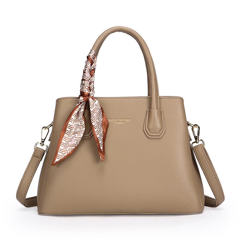 High-End Women's Light Luxury Fashion Shoulder & Crossbody Bag with Large Capacity