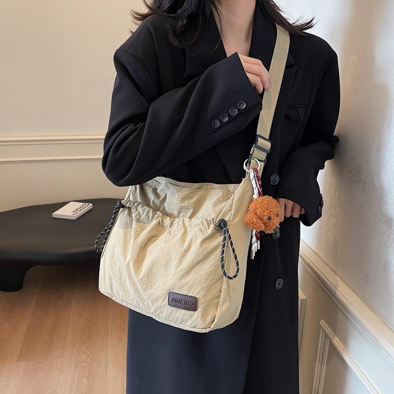 Drawstring Crossbody Bag Women's Shoulder Bag Large Capacity Tote Bag