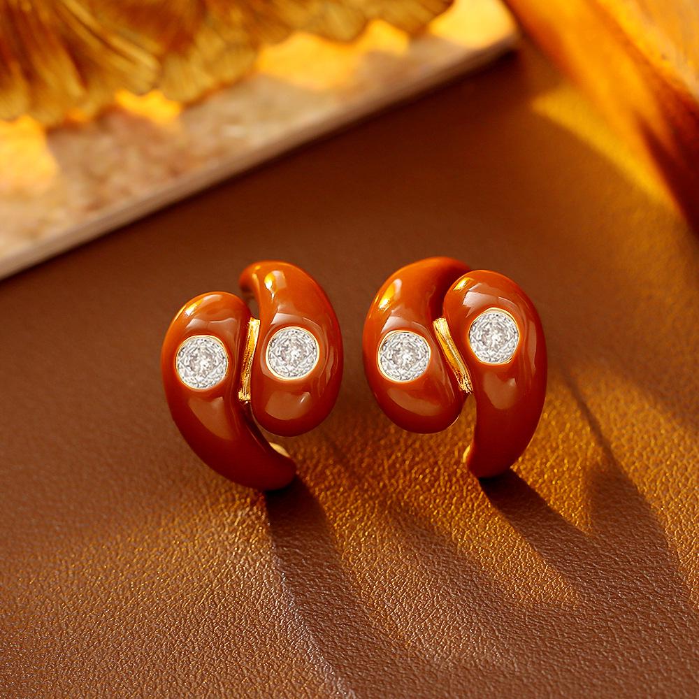 Элегантные осенне-зимние серьги-гвоздики из стерлингового серебра S925 с цирконами и эмалью в форме слезы в гонконгском стиле