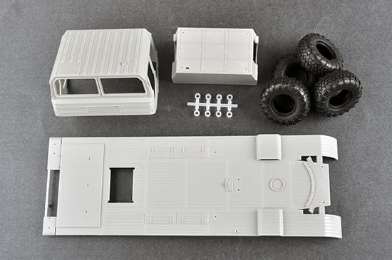 Trumpeter 1/35 Chinese Army Type 03 300mm 12-barrel Self-Propelled Rocket Launcher Plastic Model 01069