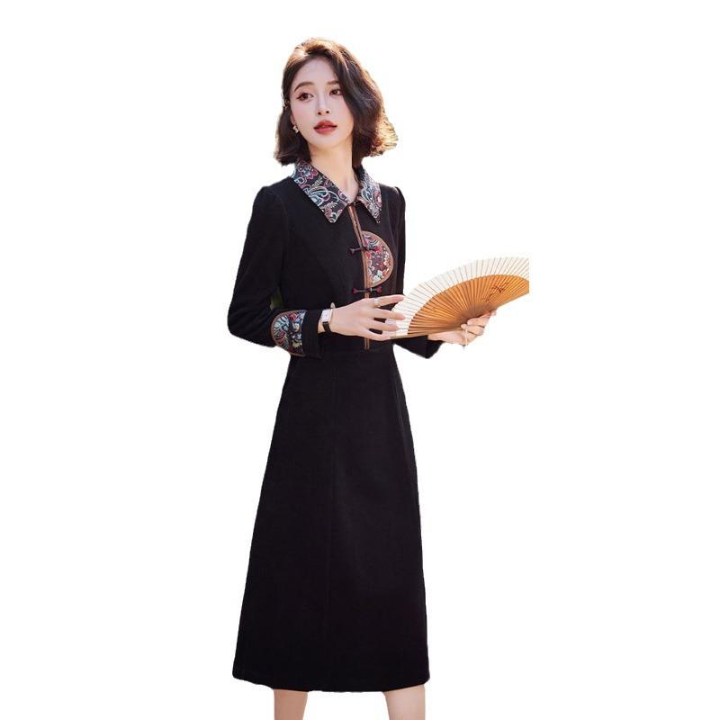 Button dress women's new autumn and winter temperament is thin, fashionable retro improved cheongsam skirt