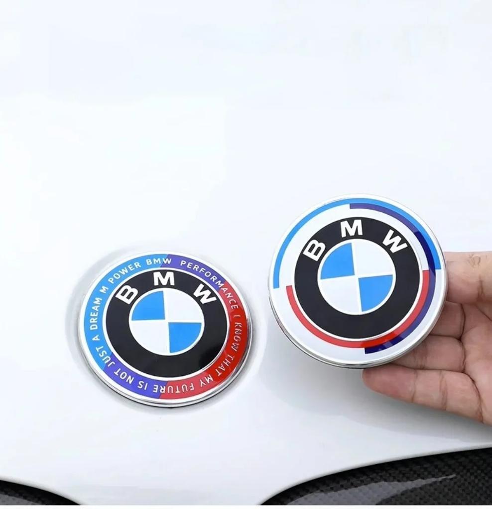 XZDXD1 For BMW Kith&BMW  Anniversary Logo Front Cover Badge 81mm + Rear Badge 72mm + Hubcap 56mm + Steering Wheel Sticker 46mm  Car Acc