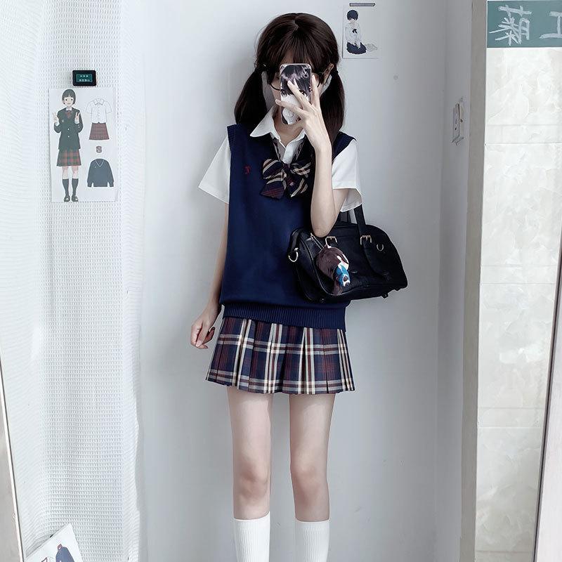 Unisex College Style V-Neck Long Sleeve Knit Sweater Vest for Spring and Autumn