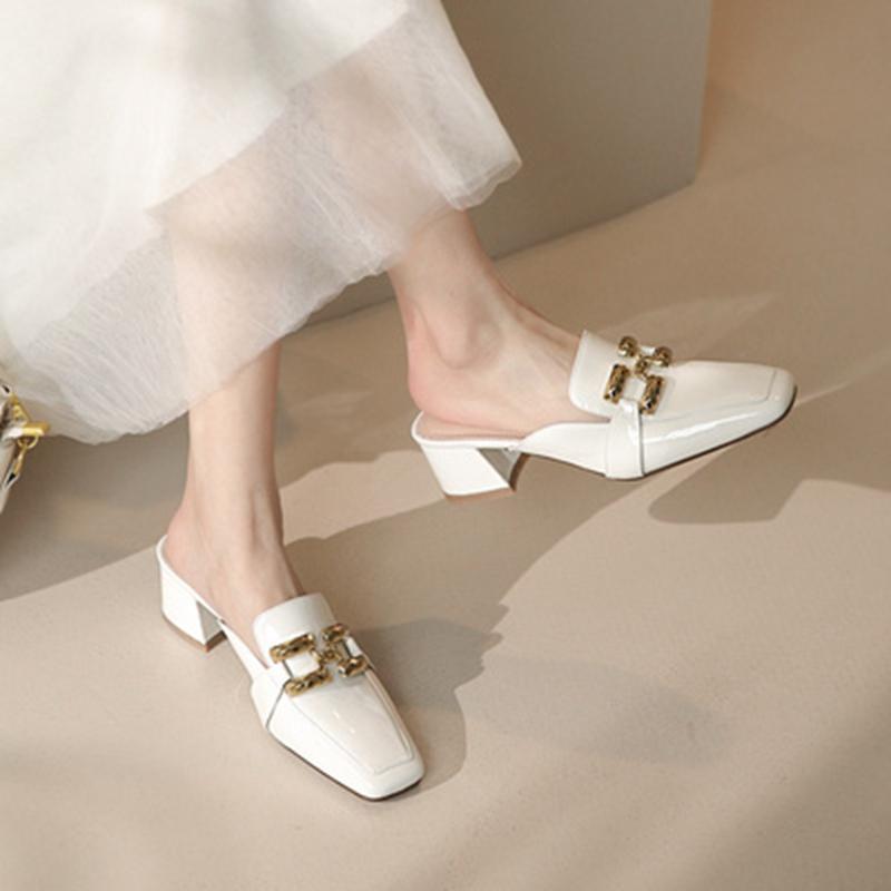 Baotou Halbschuhe Damen Sommer 2025 neu schwarz Metallschnalle dicker Absatz rutschfest High Heel Mules coole Hausschuhe