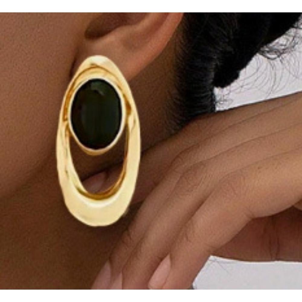 Retro Ring Oval Pendant Necklace European and American Charm Creative Exquisite Exaggerated Jewelry