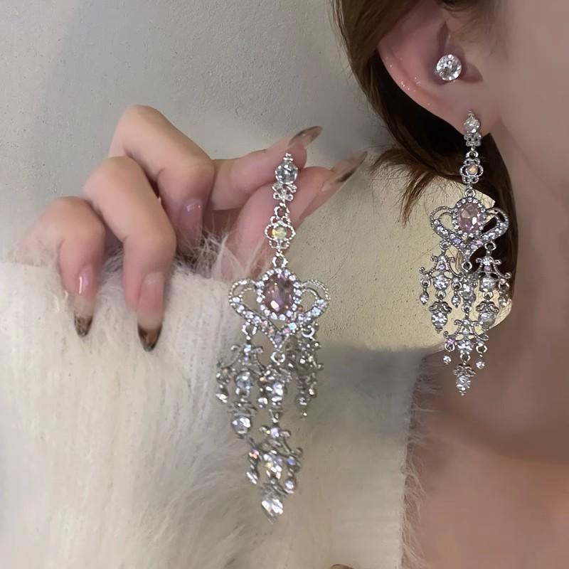 Spicy Girl Vibe: 2025 Sweet & Cool Niche Tassel Earrings - Chic & Slimming Long Design