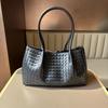 2026 New Black Woven Pattern Large-capacity Tote Bag Women's High-quality Commuter Handbag